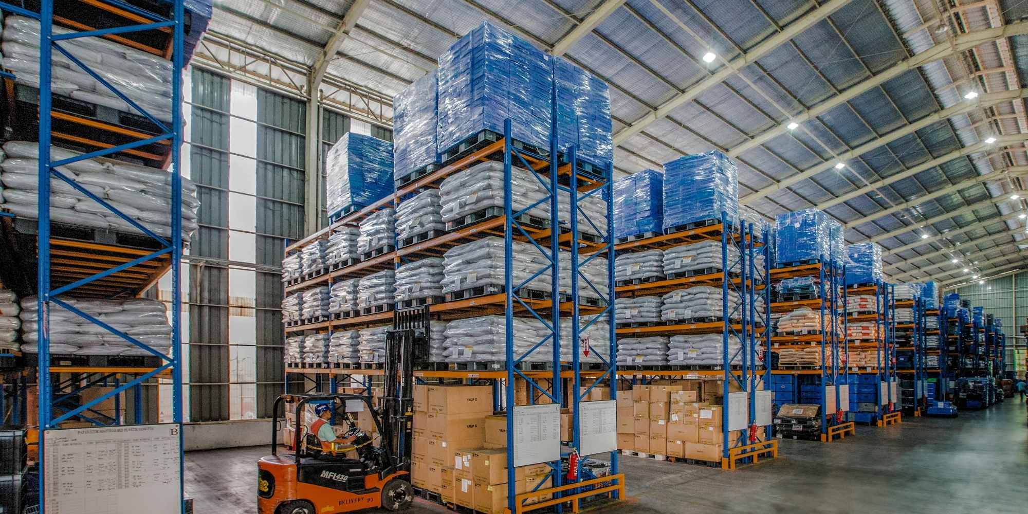 Sécurité entrepôt : protéger les personnes, les marchandises et les installations